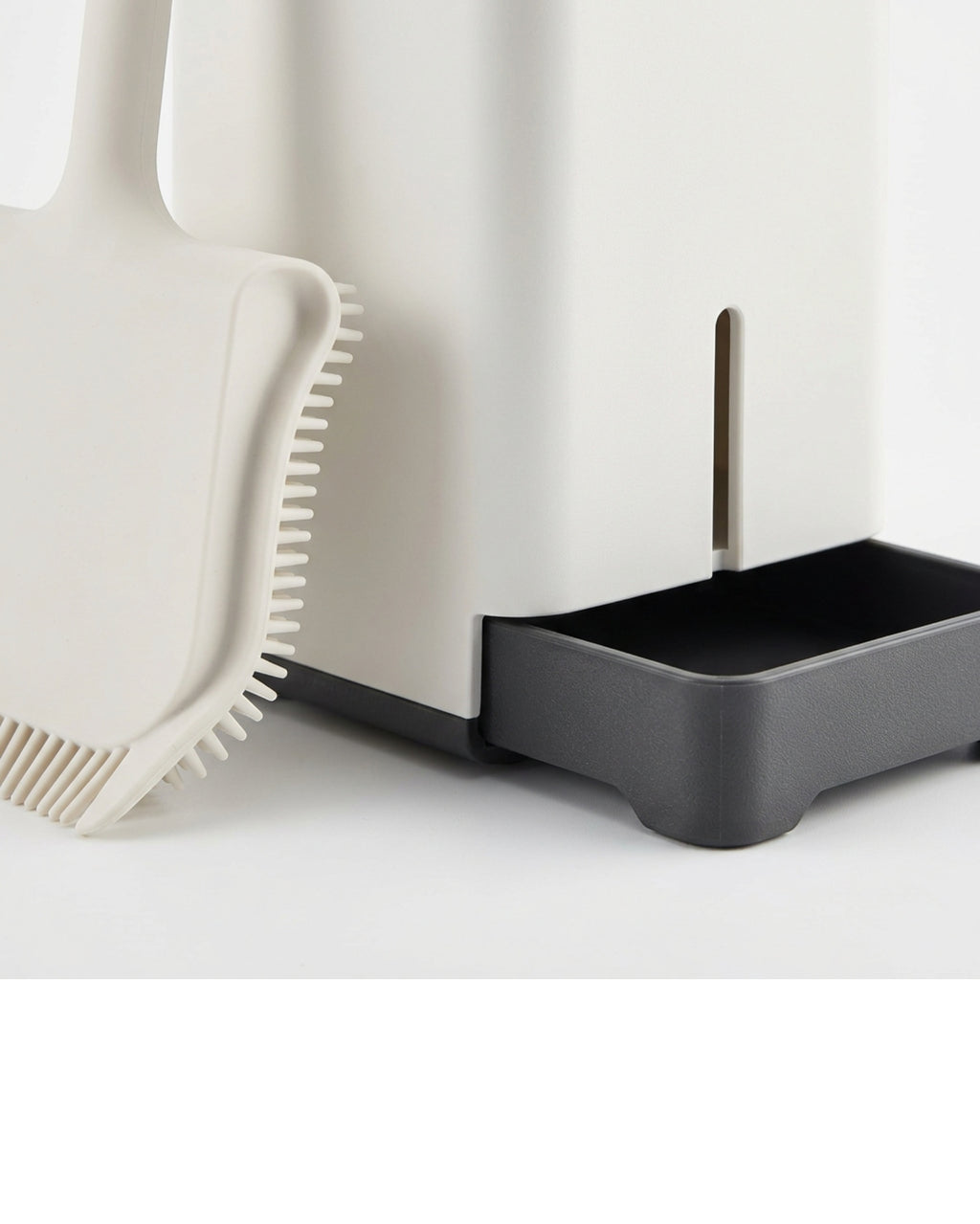 Jtfng S-Curve Silicone Edge Toilet Brush Lean-Back Holder White - Detail view